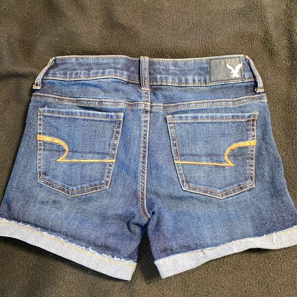 Size 0 American Eagle Shorts - Picture 2 of 4